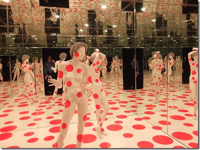 Infinity Dots Mirrored Room